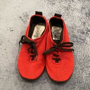 Arcopedico women’s knit shoes